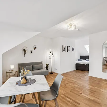 Quiet Centrally Located Appartement