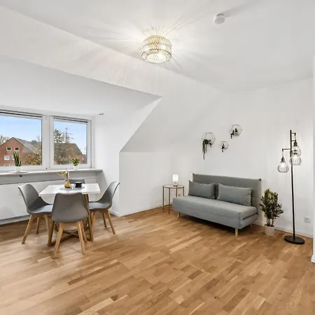 Quiet Centrally Located Appartement *